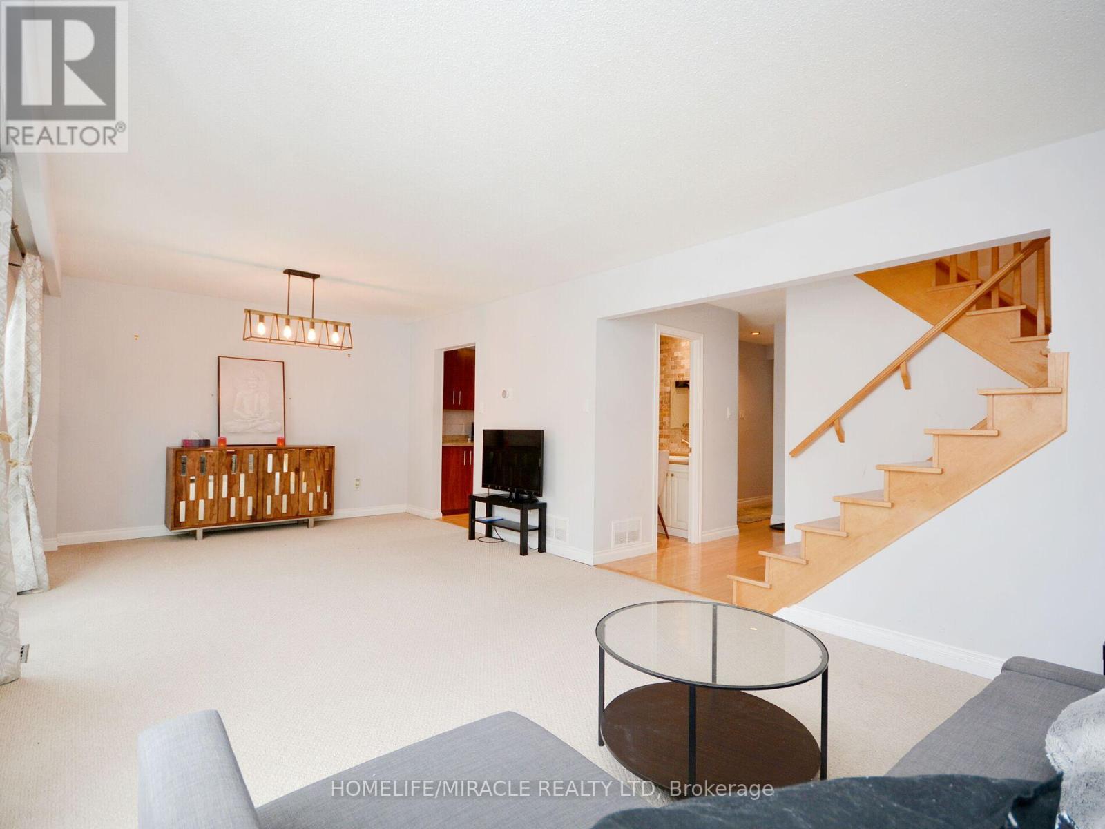 Main - 2335 Council Ring Road, Mississauga, Ontario  L5L 1B9 - Photo 11 - W12634194