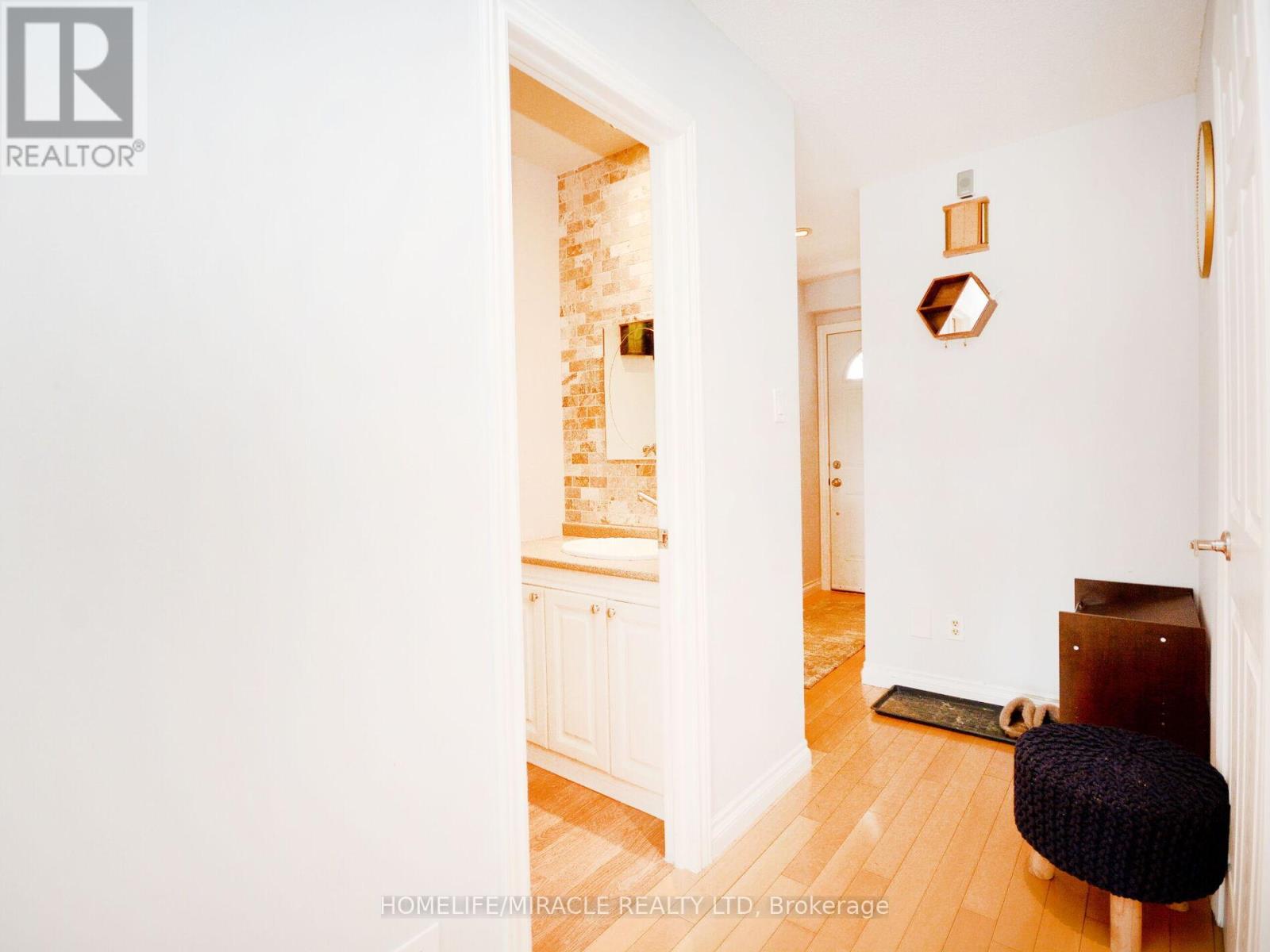 Main - 2335 Council Ring Road, Mississauga, Ontario  L5L 1B9 - Photo 6 - W12634194