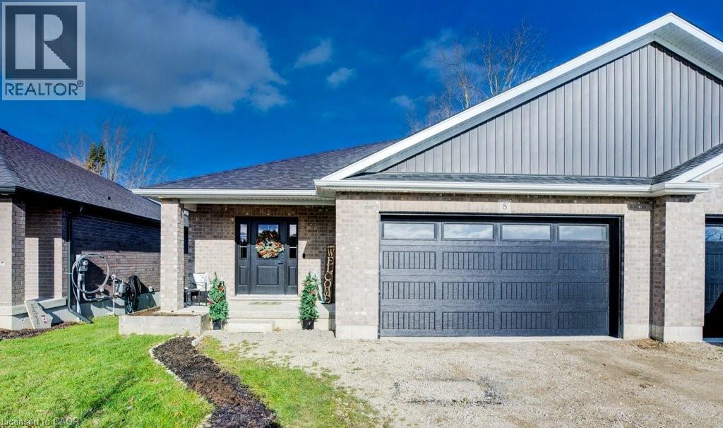 8 Malcolm Crescent, Listowel, Ontario  N4W 0K3 - Photo 3 - 40789335