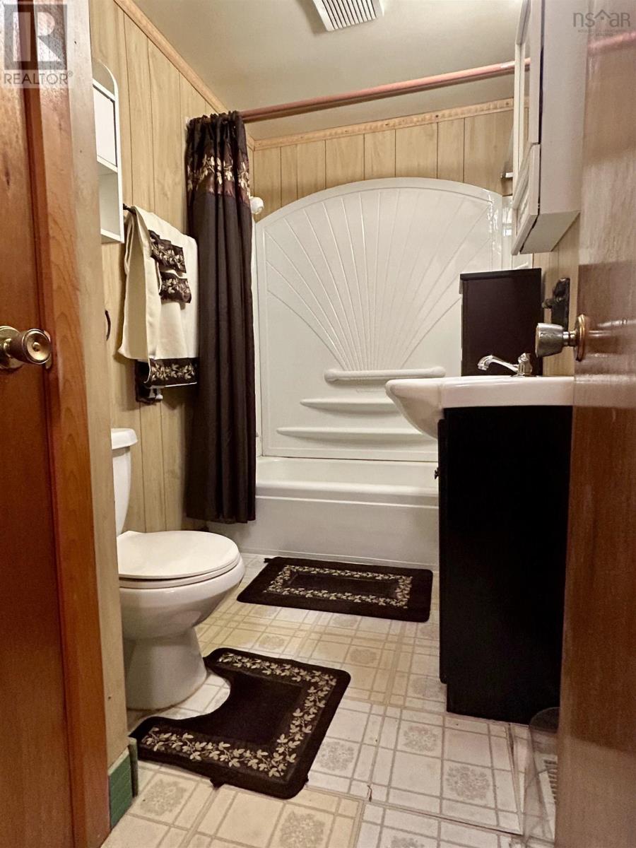 20 Chemin De Laboiteau, Wedgeport, Nova Scotia  B0W 3P0 - Photo 8 - 202529452