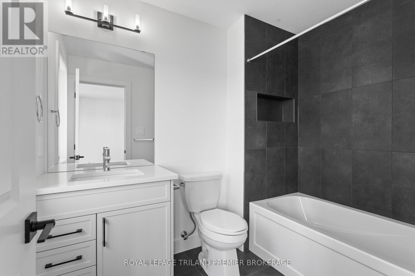 2622 Heardcreek Trail, London North, Ontario  N6G 0W1 - Photo 41 - X12634278