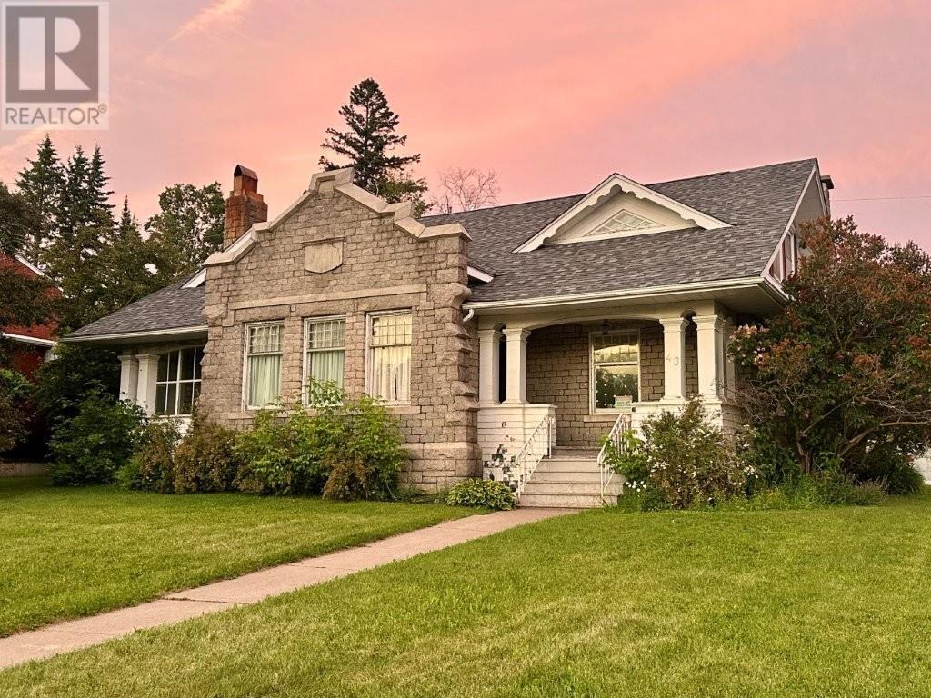 43 Summit Ave, Thunder Bay, Ontario