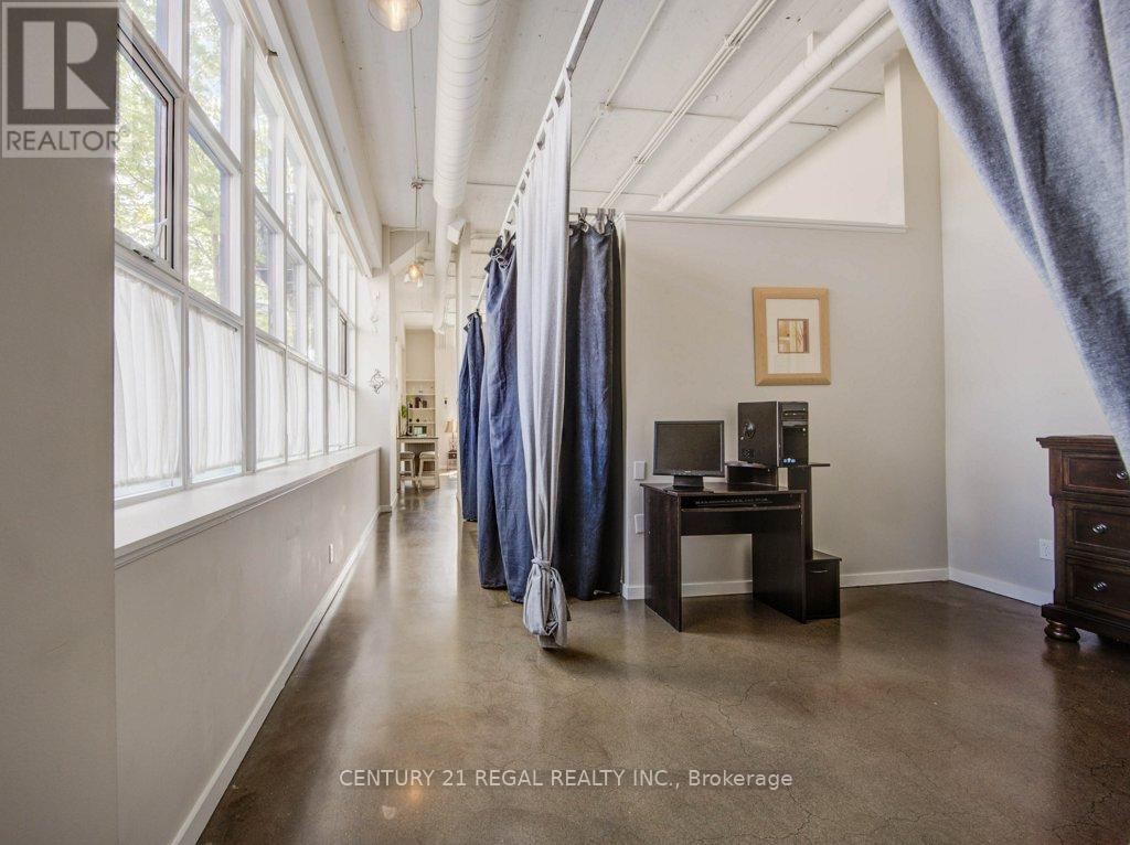 102 - 404 King Street W, Kitchener, Ontario  N2G 4Z9 - Photo 4 - X12634170