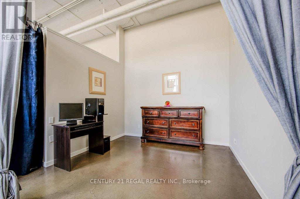 102 - 404 King Street W, Kitchener, Ontario  N2G 4Z9 - Photo 5 - X12634170