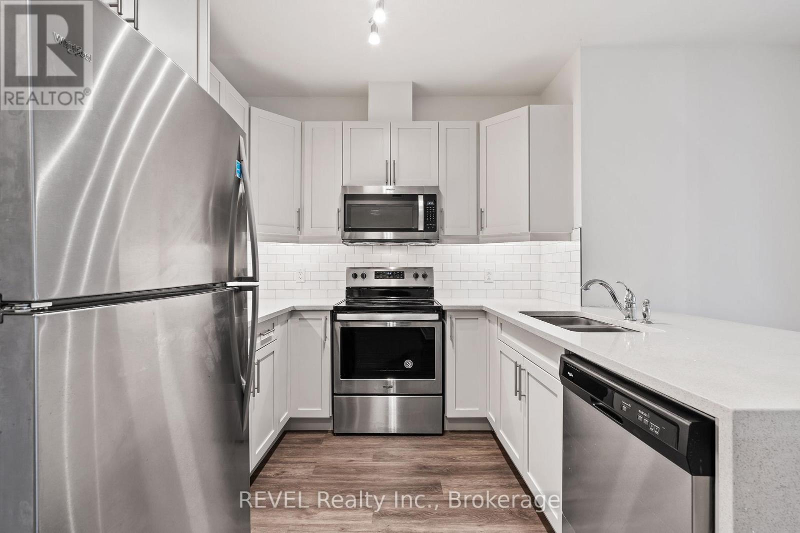 107 - 212 Lakeport Road, St. Catharines (Lakeport), Ontario  L2N 0B4 - Photo 13 - X12634228