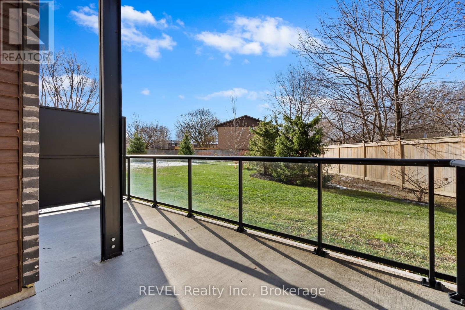 107 - 212 Lakeport Road, St. Catharines (Lakeport), Ontario  L2N 0B4 - Photo 24 - X12634228