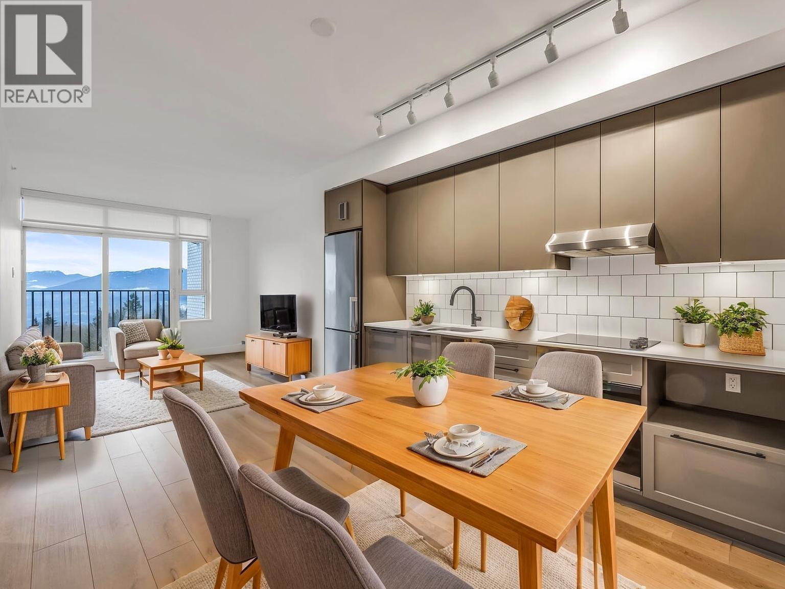 803 8750 University Crescent, Burnaby, British Columbia  V5A 0G9 - Photo 3 - R3073852