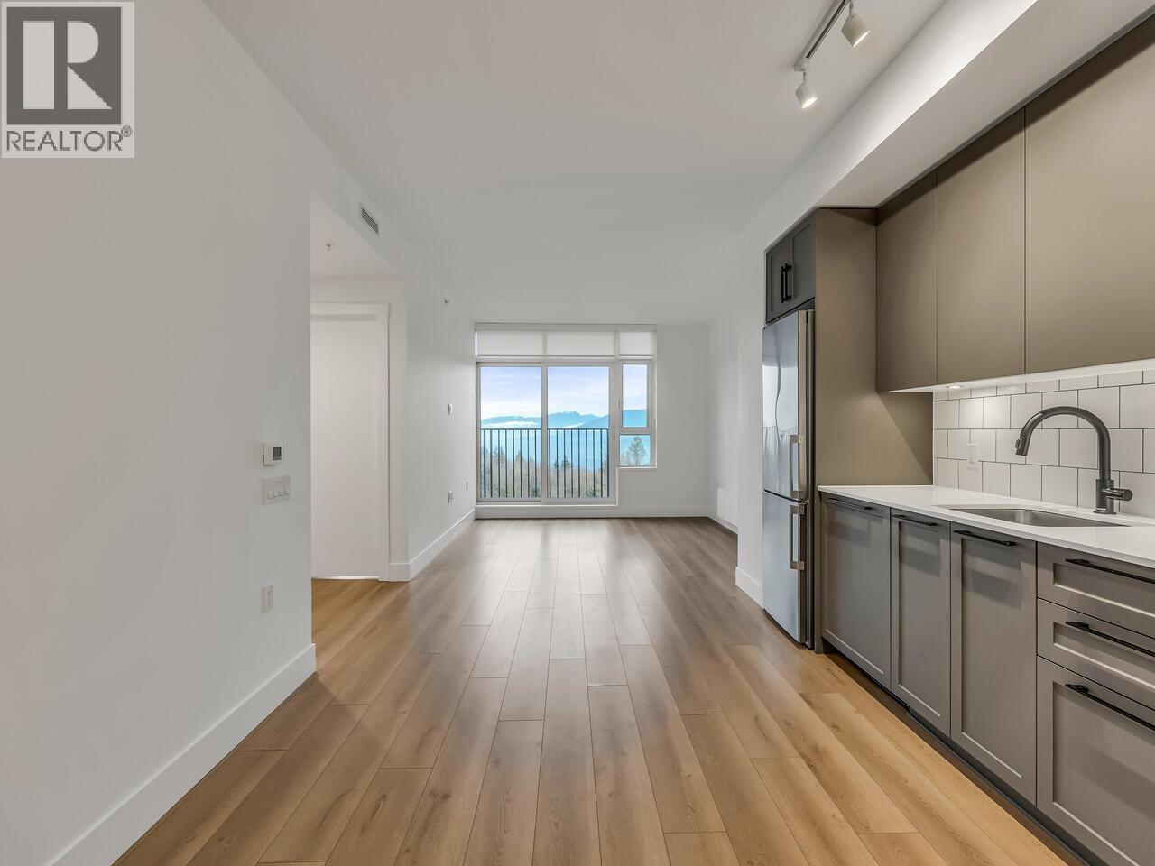 803 8750 University Crescent, Burnaby, British Columbia  V5A 0G9 - Photo 5 - R3073852