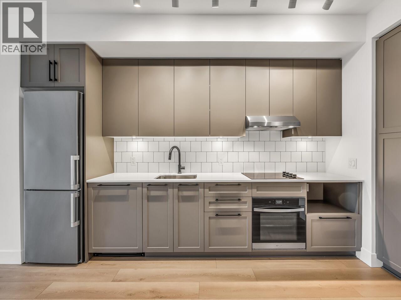 803 8750 University Crescent, Burnaby, British Columbia  V5A 0G9 - Photo 6 - R3073852