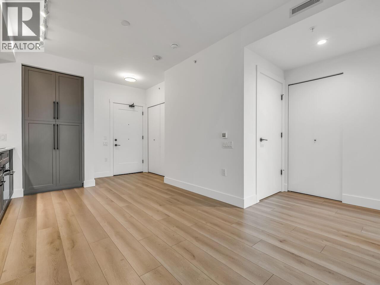 803 8750 University Crescent, Burnaby, British Columbia  V5A 0G9 - Photo 9 - R3073852