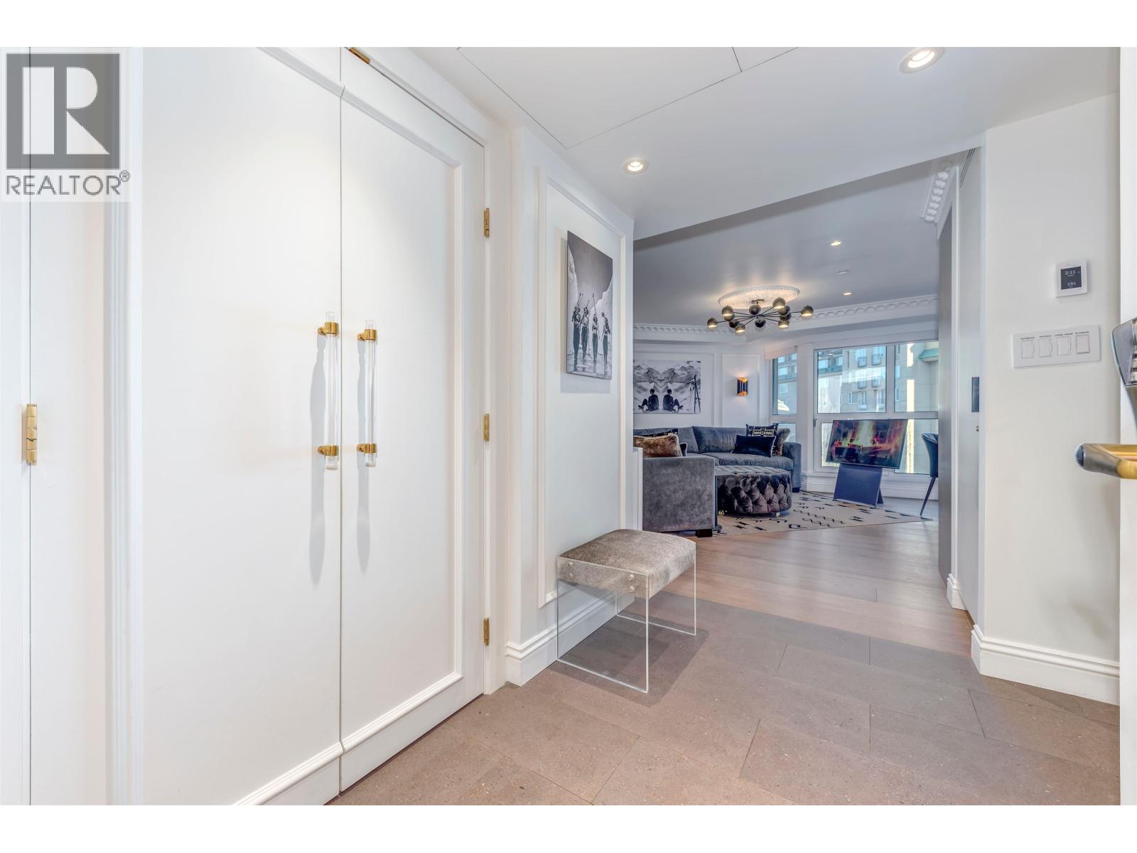 401 4557 Blackcomb Way, Whistler, British Columbia  V8E 0Y2 - Photo 4 - R3073853