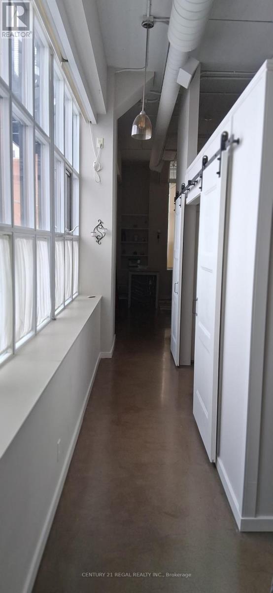 102 - 404 King Street W, Kitchener, Ontario  N2G 4Z9 - Photo 10 - X12634170