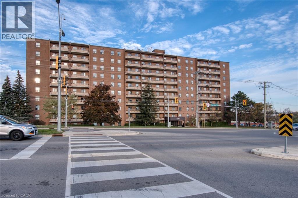 1100 Courtland Avenue E Unit# 604, Kitchener, Ontario  N2C 2H9 - Photo 3 - 40792652