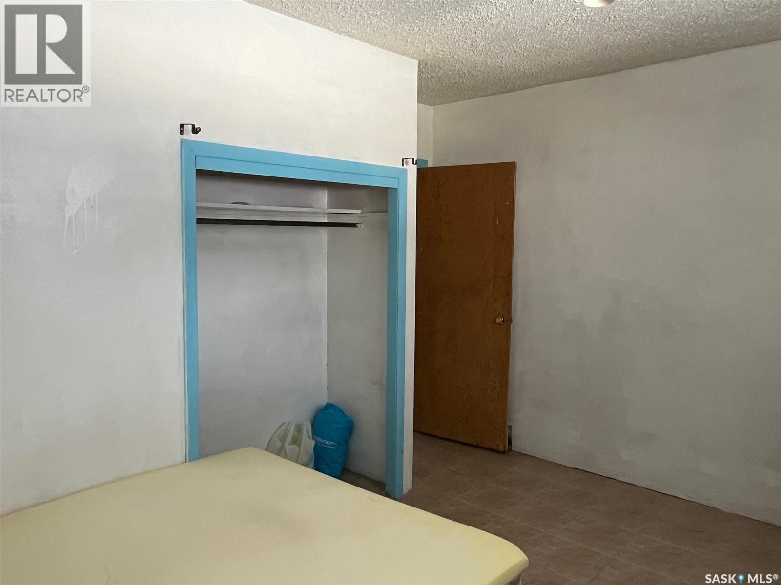 211 2nd Street E, Lafleche, Saskatchewan  S0H 2K0 - Photo 10 - SK025431