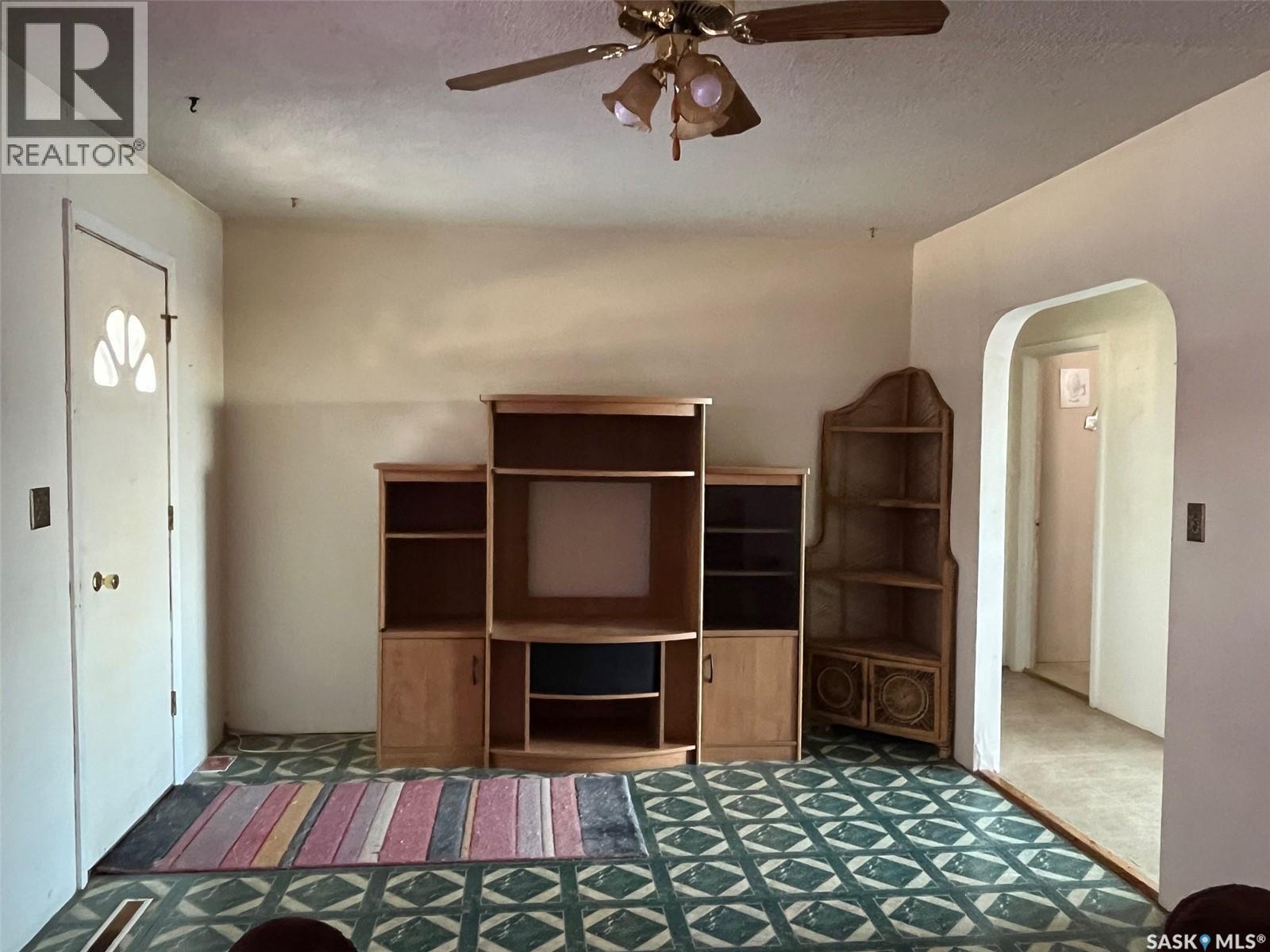 211 2nd Street E, Lafleche, Saskatchewan  S0H 2K0 - Photo 7 - SK025431