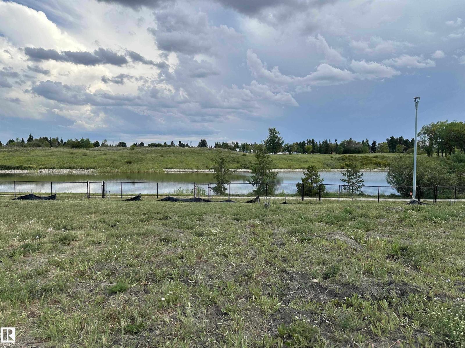 9227 156 AV NW, Edmonton, Alberta