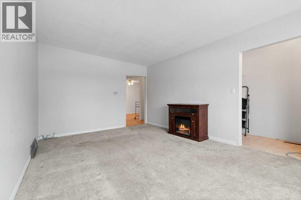 4402 35 Avenue, Red Deer, Alberta T4N 2S2 - Photo 5 - A2269985