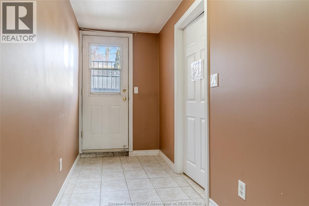 3740 Holburn, Windsor, Ontario N9E 4S9 - Photo 26 - 25031696