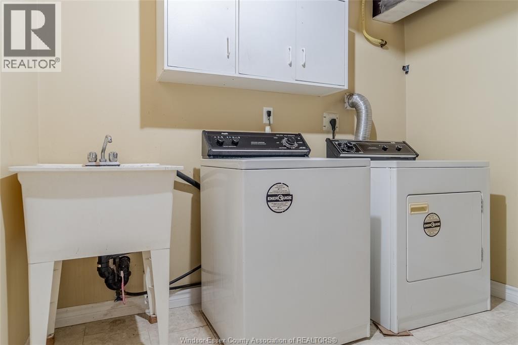 3740 Holburn, Windsor, Ontario N9E 4S9 - Photo 27 - 25031696
