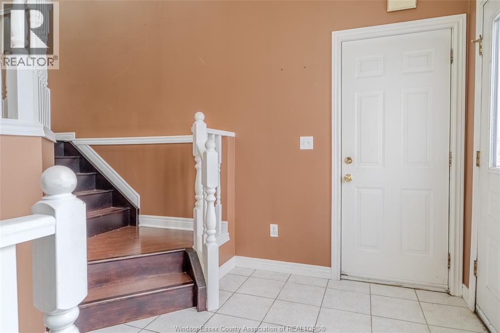 3740 Holburn, Windsor, Ontario N9E 4S9 - Photo 3 - 25031696