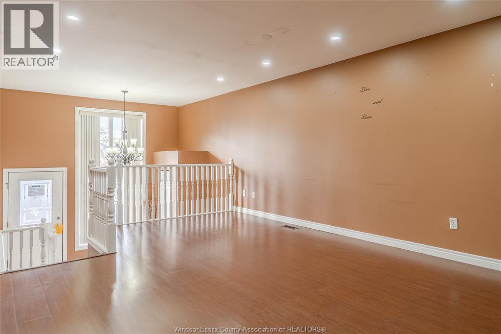 3740 Holburn, Windsor, Ontario N9E 4S9 - Photo 4 - 25031696