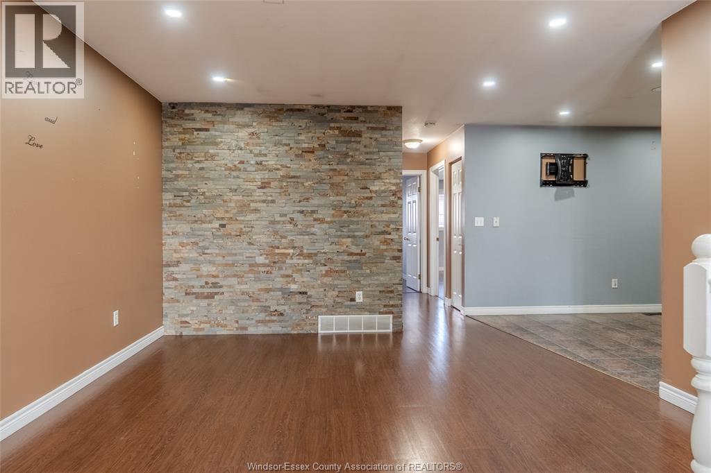 3740 Holburn, Windsor, Ontario N9E 4S9 - Photo 5 - 25031696