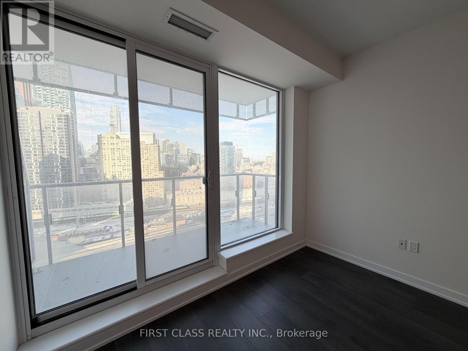 1905 - 28 Freeland Street, Toronto, Ontario  M5E 0E3 - Photo 12 - C12634242