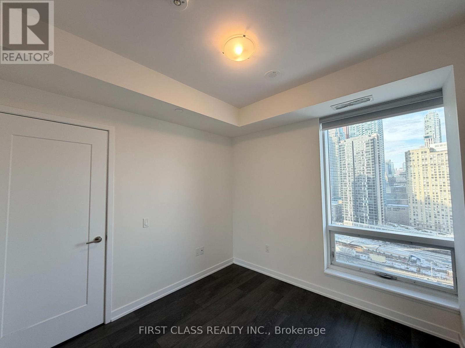 1905 - 28 Freeland Street, Toronto, Ontario  M5E 0E3 - Photo 17 - C12634242