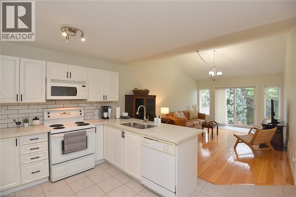 243 Fennell Avenue E Unit# 13, Hamilton, Ontario  L9A 1S8 - Photo 15 - 40772699