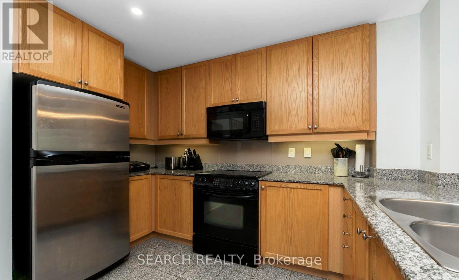 Ph101 - 88 Palace Pier Court, Toronto, Ontario  M8V 4C2 - Photo 9 - W12452080