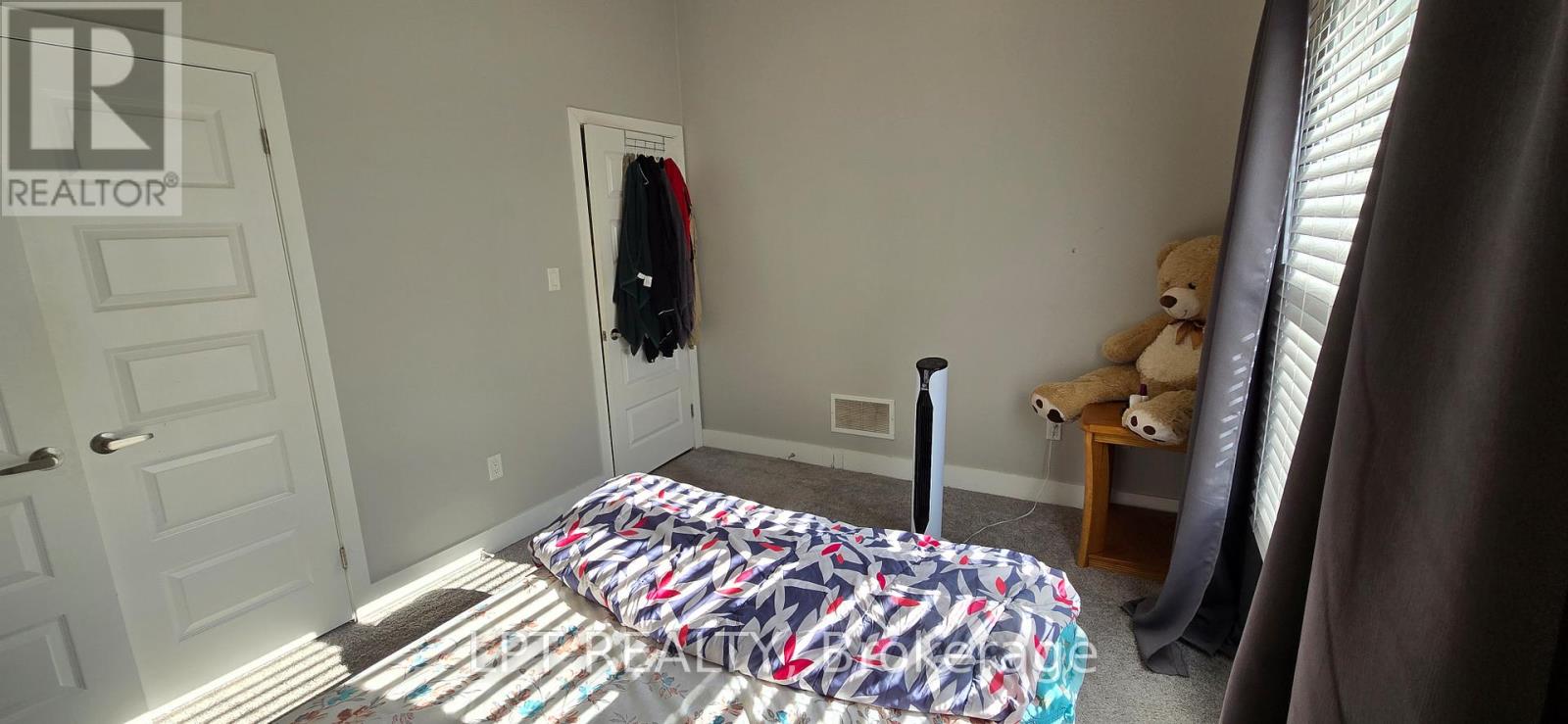 261 Cairn Street, London South, Ontario N5Z 3W9 - Photo 6 - X12428368