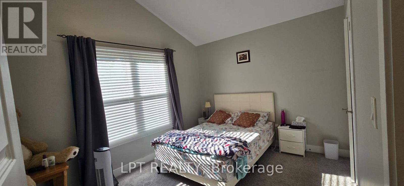 261 Cairn Street, London South, Ontario N5Z 3W9 - Photo 5 - X12428368