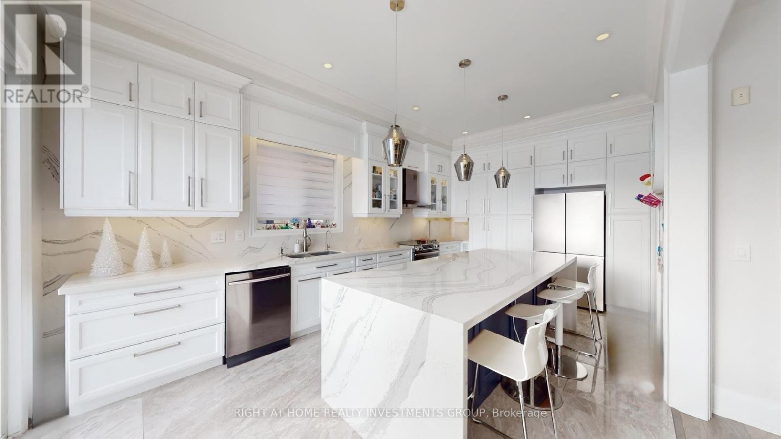 75 Manor Hampton Street, East Gwillimbury, Ontario  L9N 0P9 - Photo 10 - N12634220