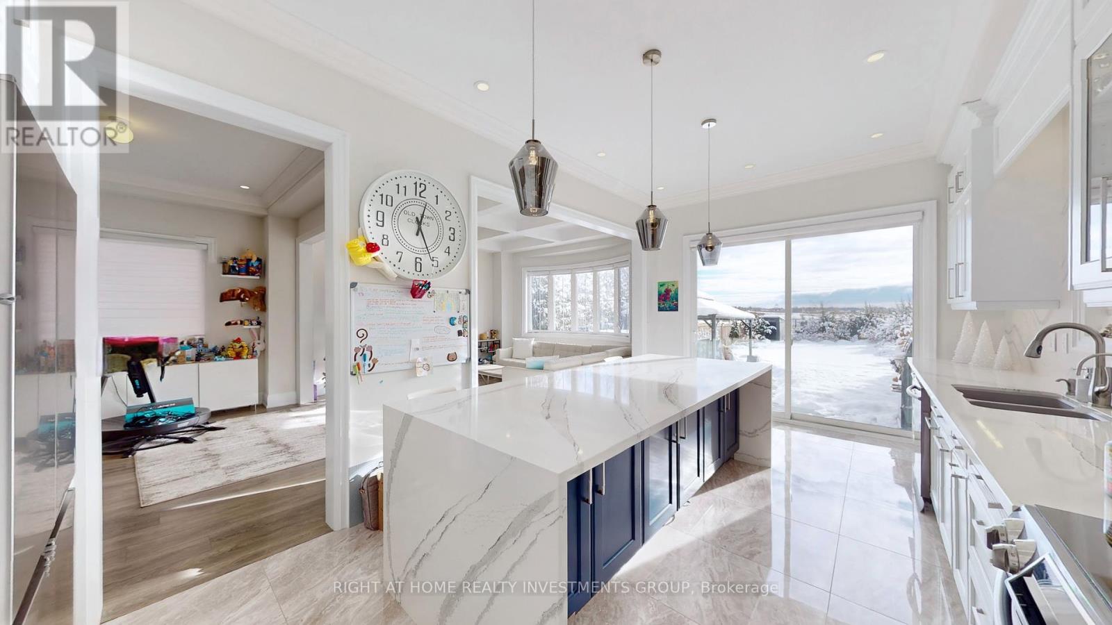 75 Manor Hampton Street, East Gwillimbury, Ontario  L9N 0P9 - Photo 12 - N12634220