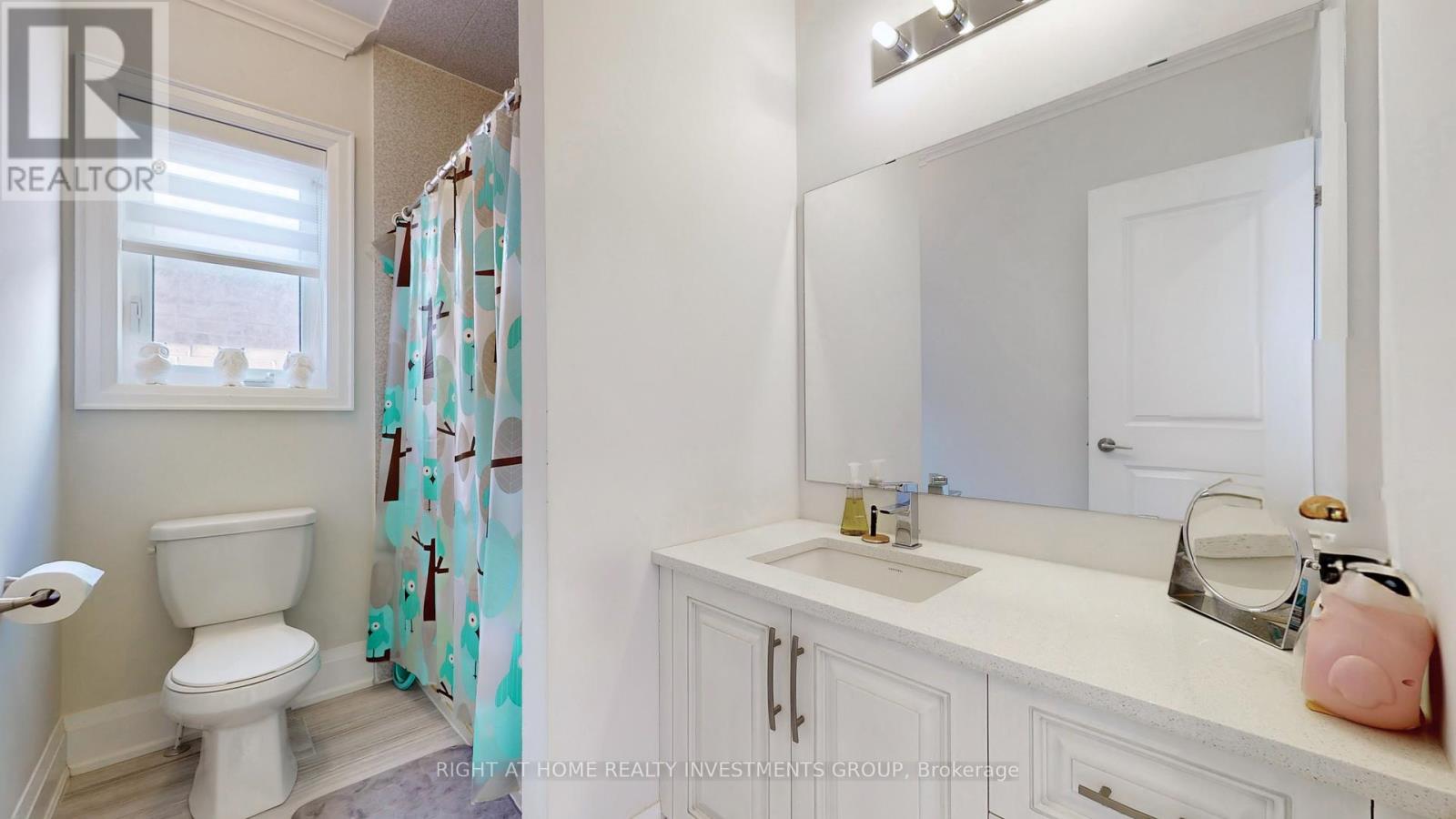 75 Manor Hampton Street, East Gwillimbury, Ontario  L9N 0P9 - Photo 24 - N12634220