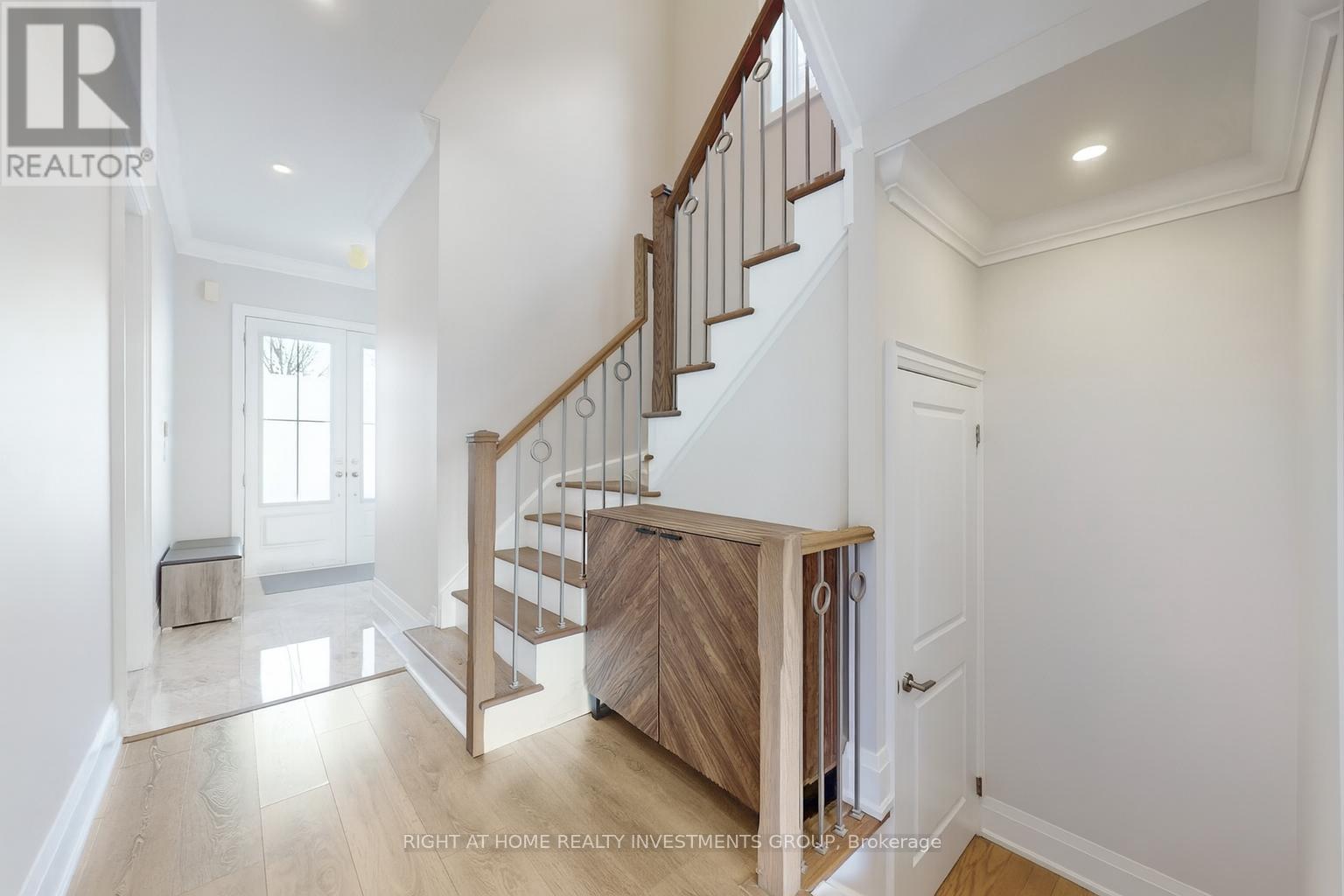 75 Manor Hampton Street, East Gwillimbury, Ontario  L9N 0P9 - Photo 4 - N12634220