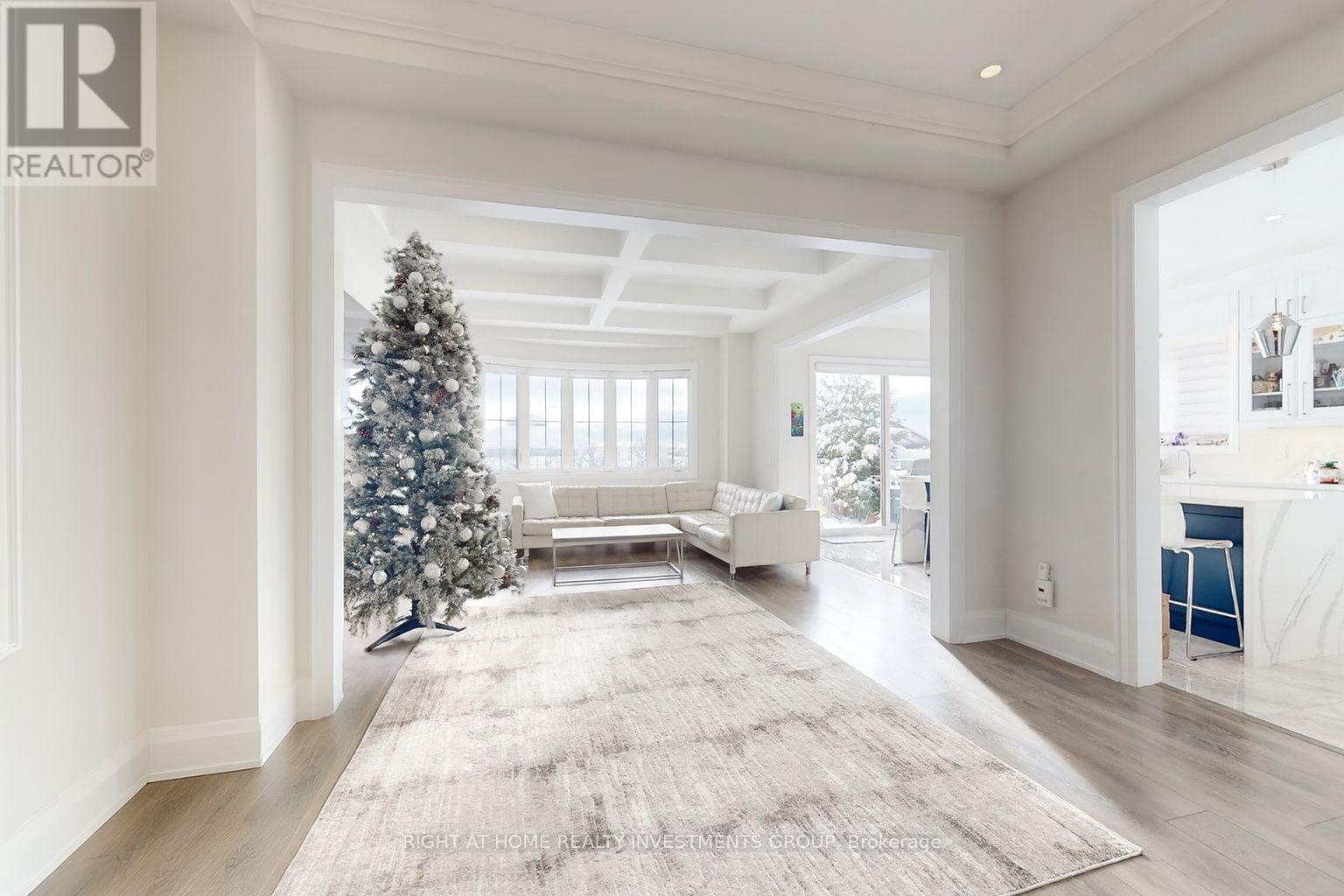 75 Manor Hampton Street, East Gwillimbury, Ontario  L9N 0P9 - Photo 8 - N12634220