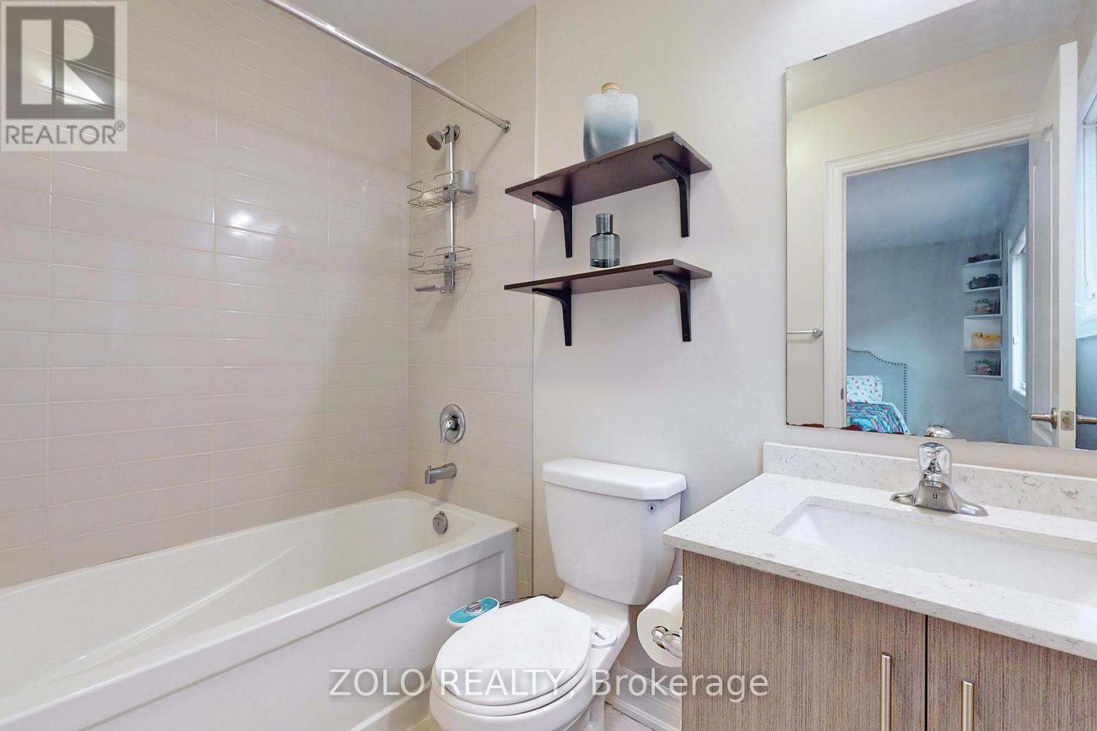 86 Briarfield Avenue, East Gwillimbury, Ontario  L9N 0P4 - Photo 48 - N12634226