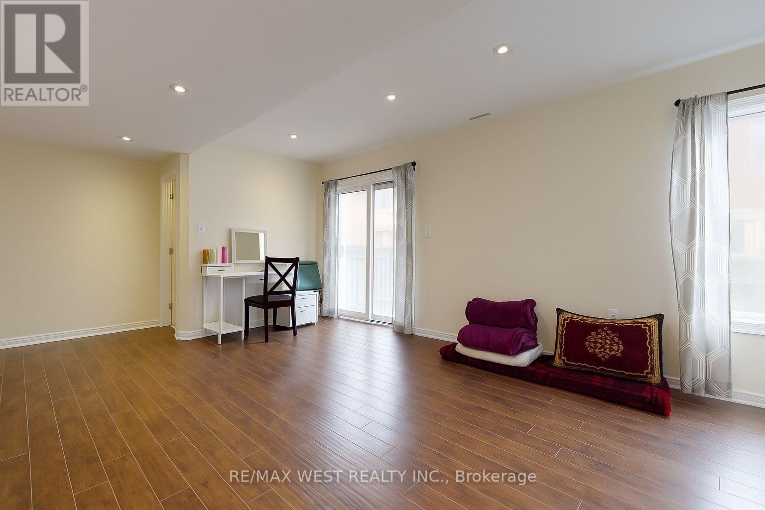 247 Knapton Drive, Newmarket, Ontario  L3X 3B7 - Photo 27 - N12634256