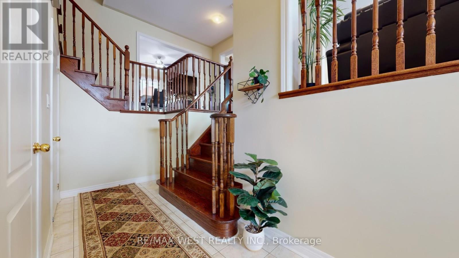 247 Knapton Drive, Newmarket, Ontario  L3X 3B7 - Photo 5 - N12634256