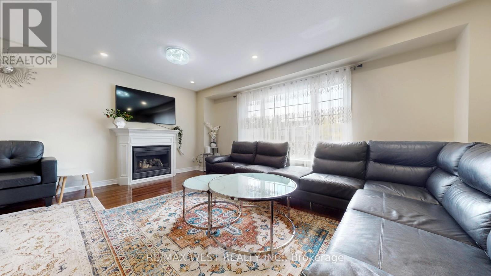 247 Knapton Drive, Newmarket, Ontario  L3X 3B7 - Photo 6 - N12634256