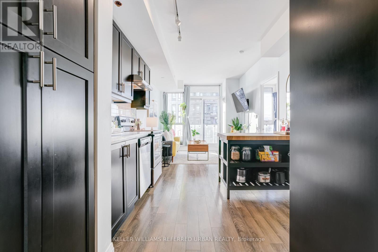 1711 - 17 Zorra Street, Toronto, Ontario M8Z 0C8 - Photo 5 - W12634206