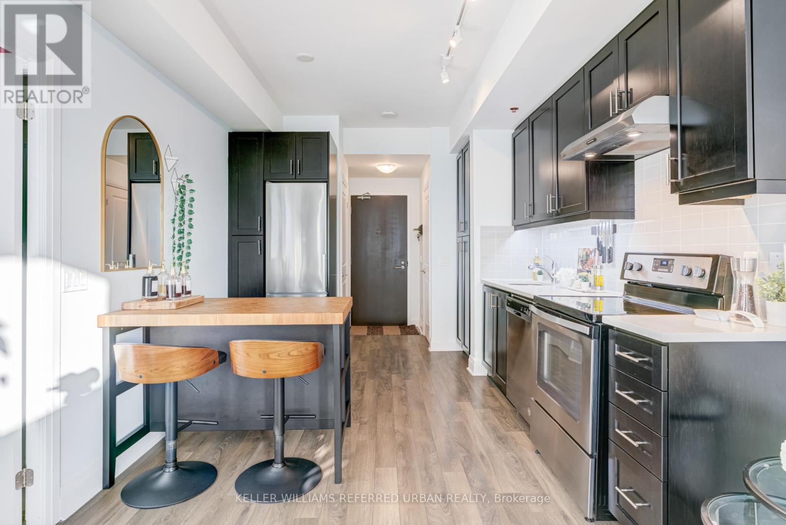 1711 - 17 Zorra Street, Toronto, Ontario M8Z 0C8 - Photo 7 - W12634206