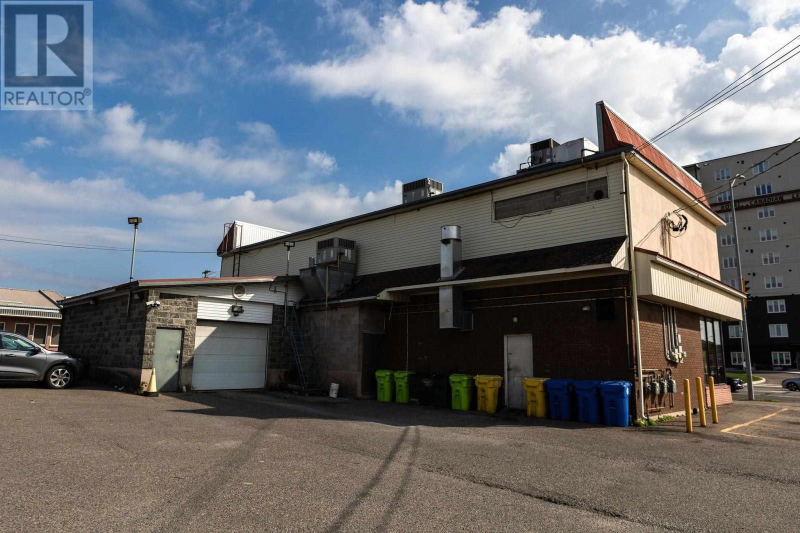 97 Great Northern Rd # 2, Sault Ste. Marie, Ontario  P6B 4Y9 - Photo 3 - SM252641