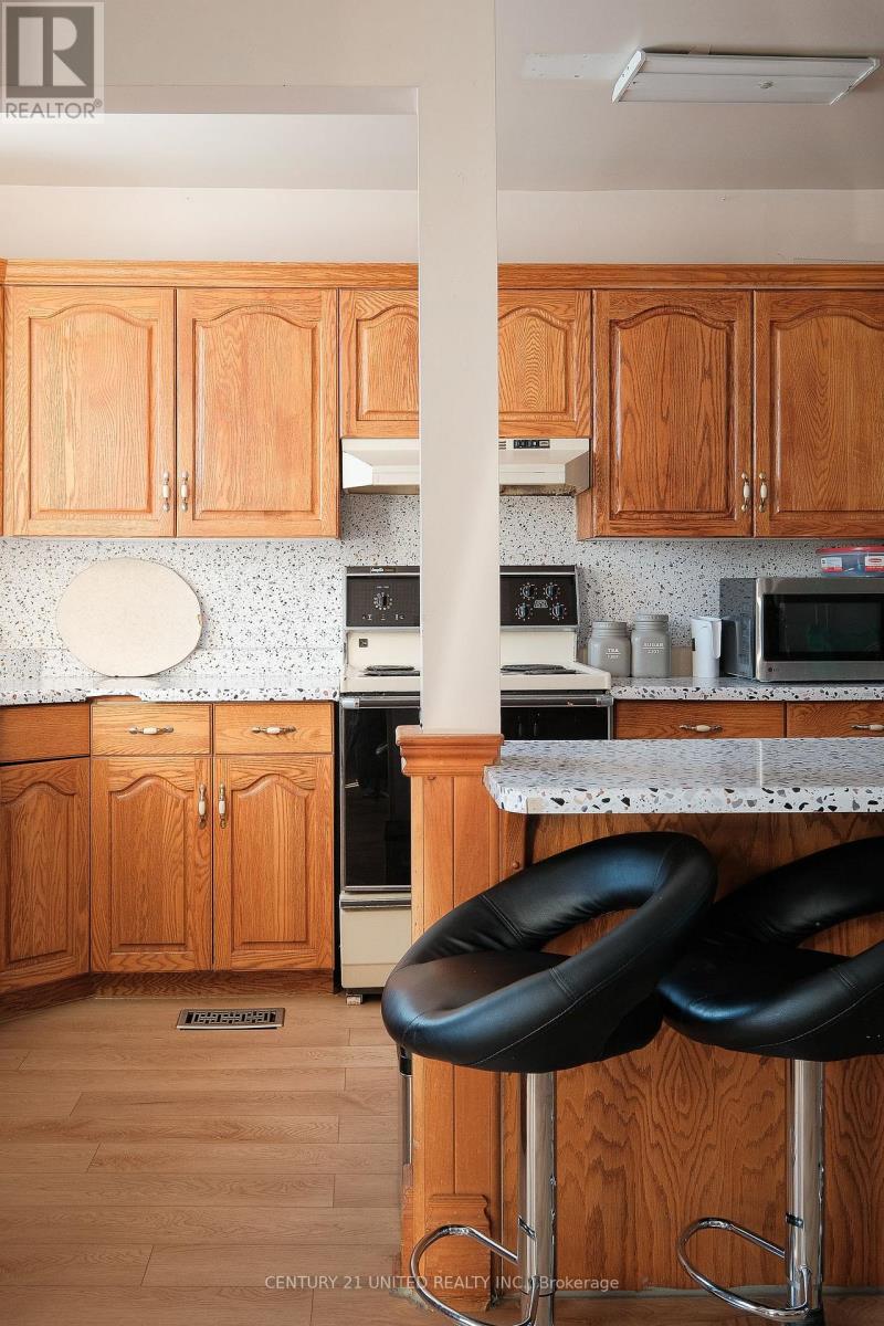 1624 Tara Road, Selwyn, Ontario  K9J 6X2 - Photo 9 - X12634328