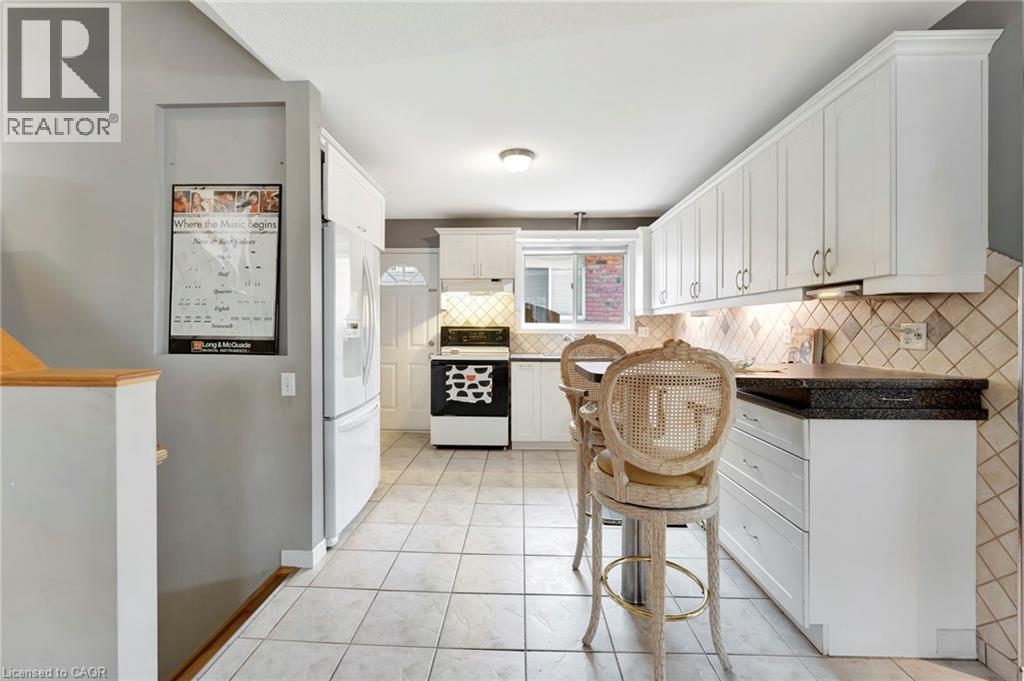 39 Marilyn Court, Hamilton, Ontario  L9B 2T5 - Photo 9 - 40793848