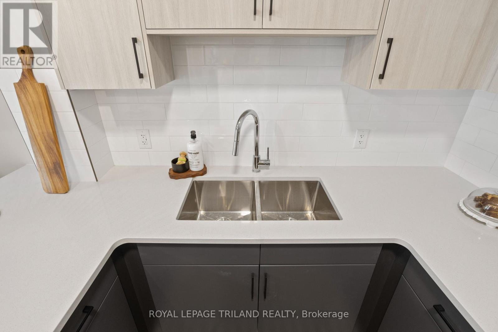 101 - 33318 Richmond Street, Lucan Biddulph, Ontario  N0M 2J0 - Photo 17 - X12634354