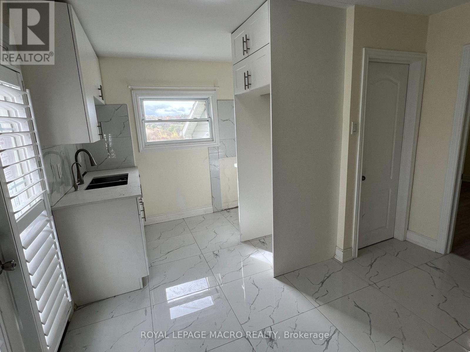 1032 Mud Street E, Hamilton, Ontario  L8J 3E3 - Photo 4 - X12634234