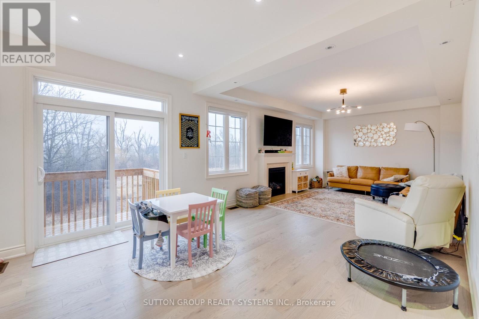 389 Humphrey Street, Hamilton, Ontario  L8B 1X5 - Photo 8 - X12634264