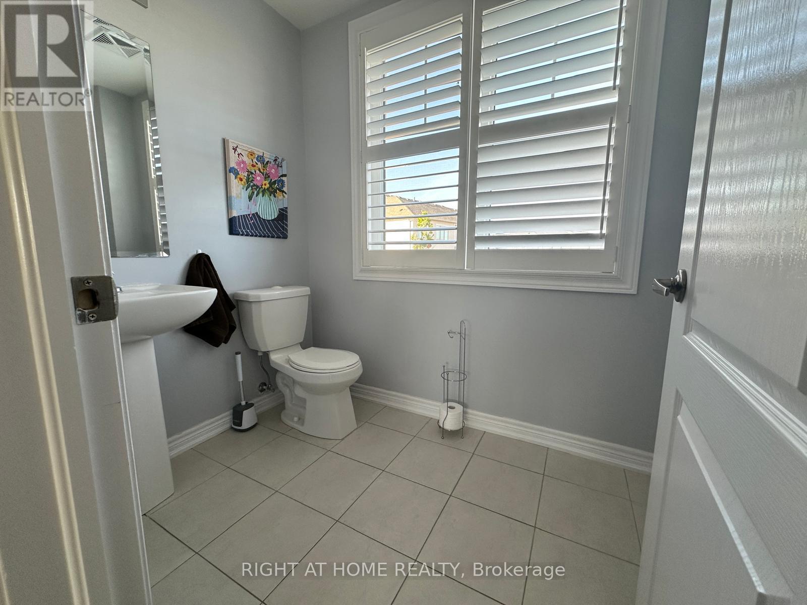 111 Starwood Drive, Guelph, Ontario  N1E 7J9 - Photo 2 - X12591306